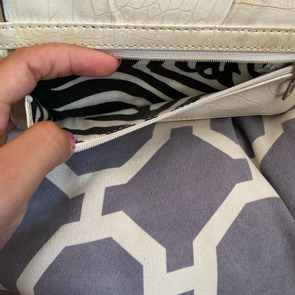 Guess wallet - Picture 3 of 6